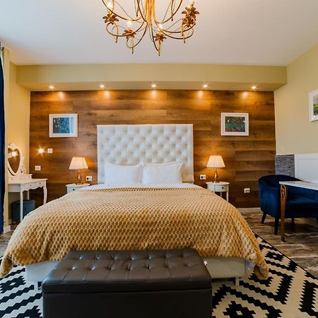 Romantic Jacuzzi Chic Apartment Sinaia Buitenkant foto