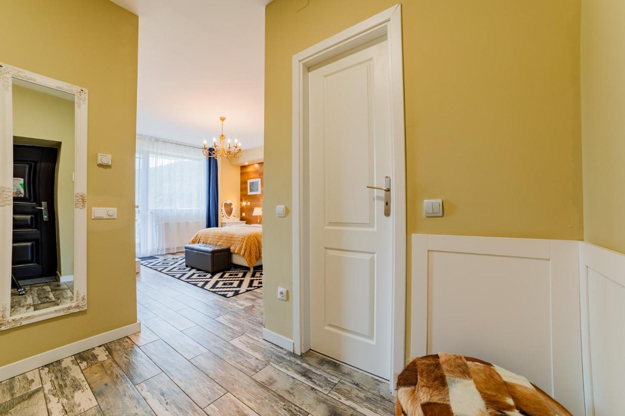 Romantic Jacuzzi Chic Apartment Sinaia Buitenkant foto