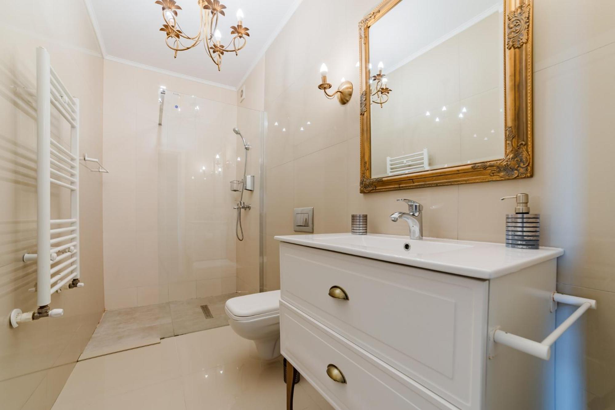 Romantic Jacuzzi Chic Apartment Sinaia Buitenkant foto